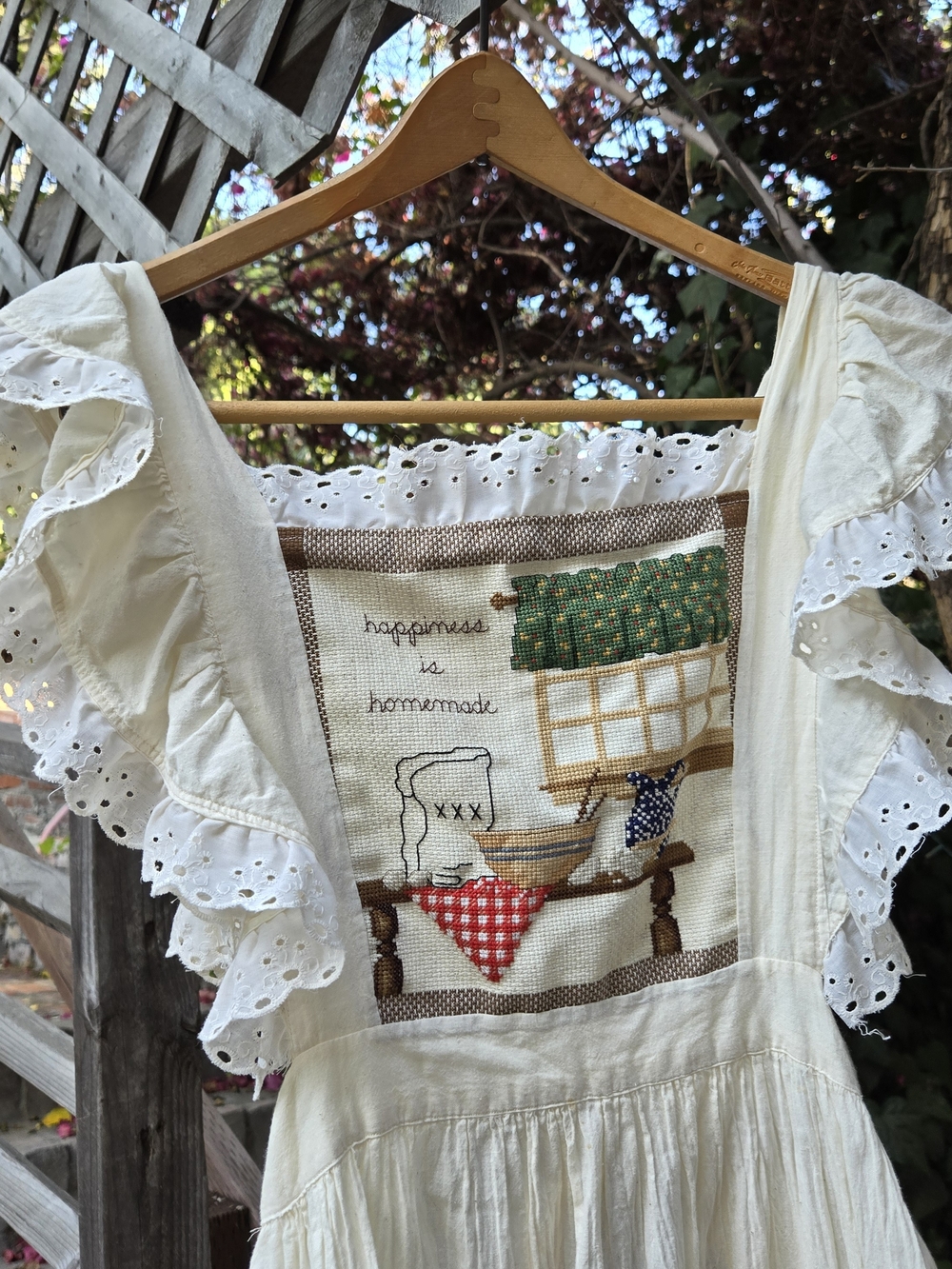 ❌️sold❌️Vintage Handmade Cream Eyelet Ruffle Apron Dress with Cross-Stitch Panel - Picture 3 of 13